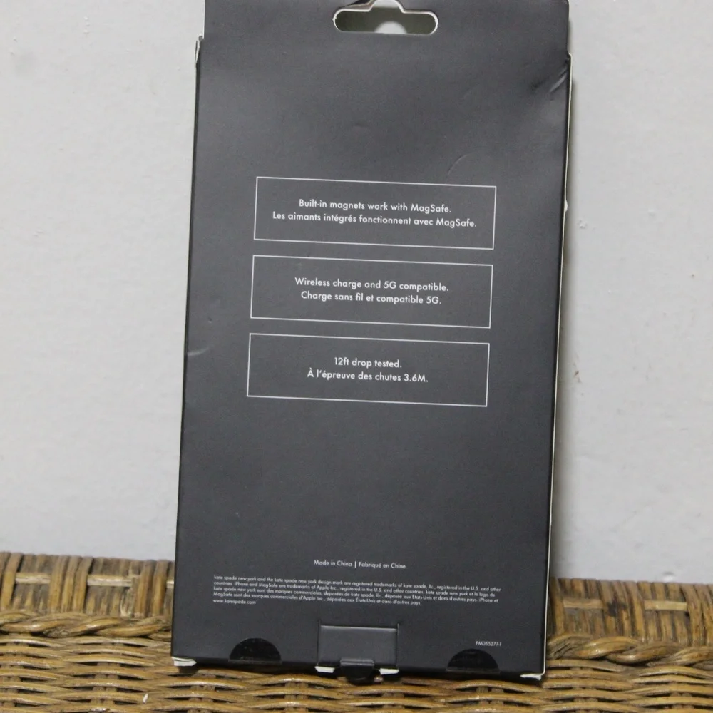 Kate Spade. New York. Floral Protective Case. iPhone 16 Max Pro.